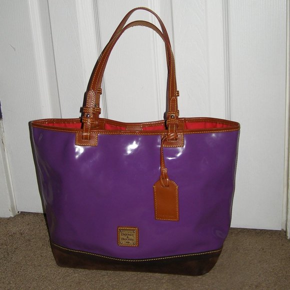 💜👜 Dooney & Bourke Purple Patent leather tote bag EUC - Picture 4 of 15